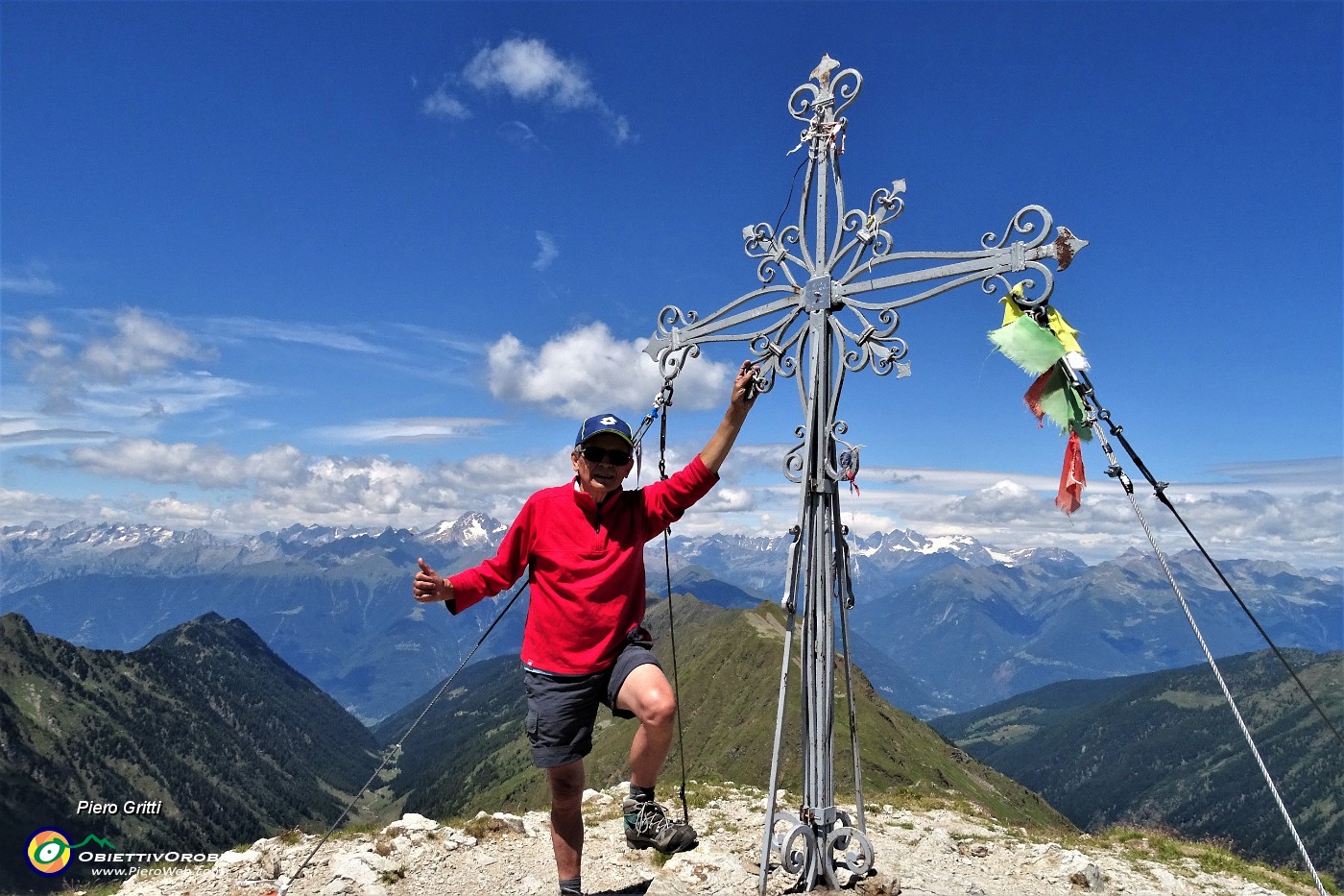 56 In vetta al Corno Stella (2620 m) con vista verso le Alpi Retiche.JPG -                                